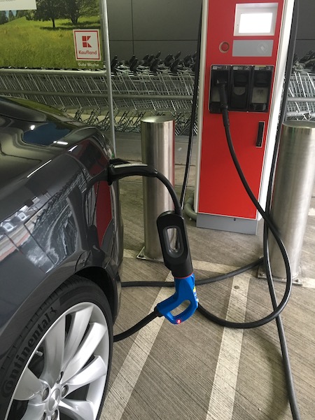 Charging with 47 kW for free while shopping at Kaufland